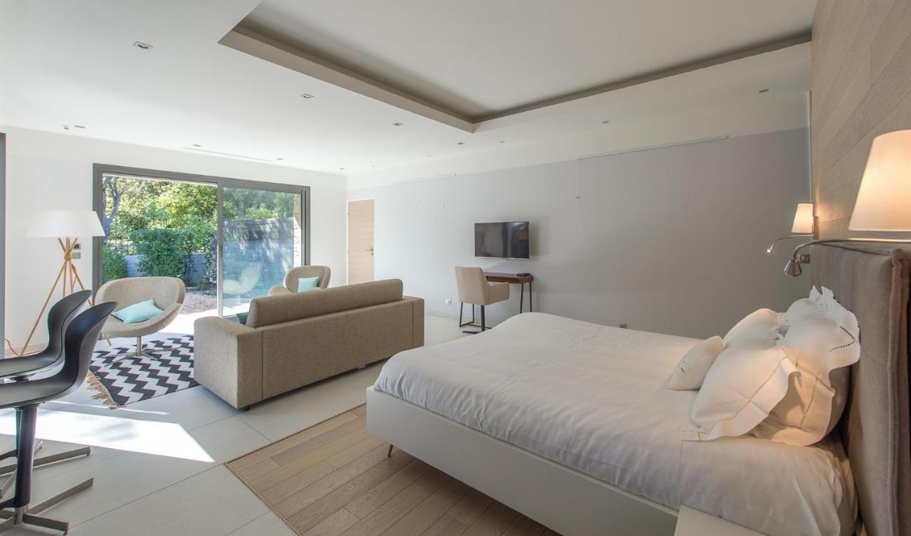 Bed and Breakfast Domaine Rampale Fuveau Екстер'єр фото